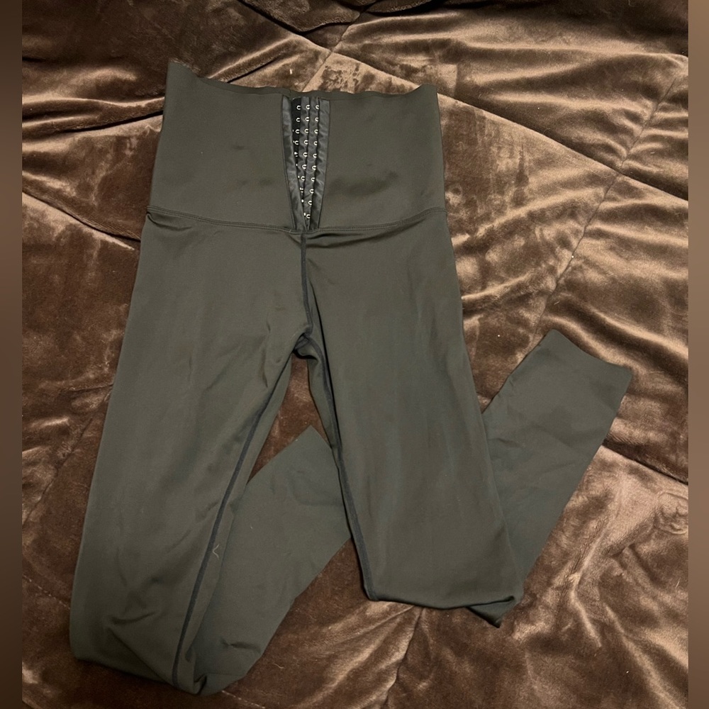 Size small waist trainer legging